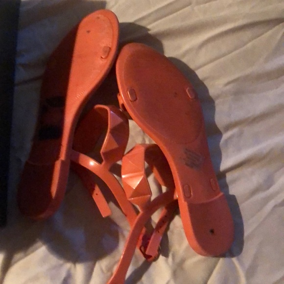 Sandals/new one pair in box other pair no box - Picture 8 of 8